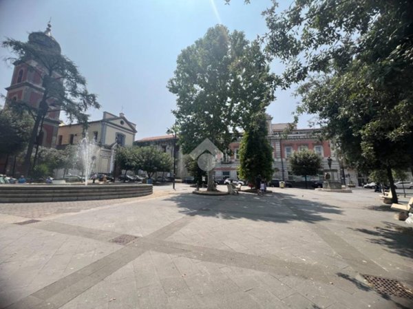 negozio in vendita ad Arzano