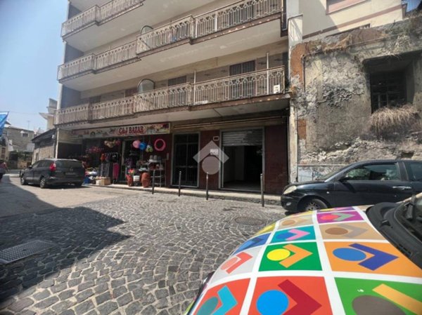 negozio in vendita ad Arzano
