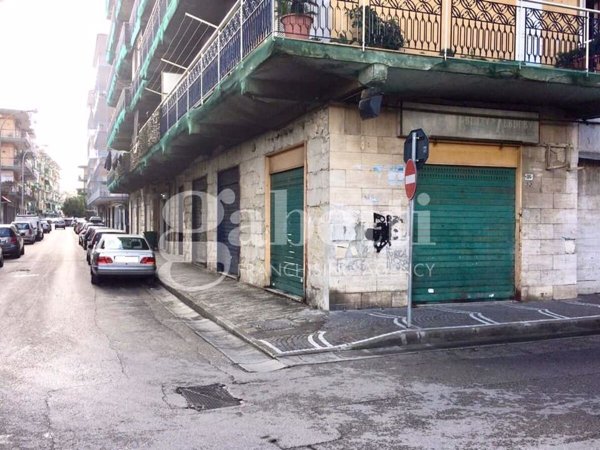negozio in vendita ad Arzano