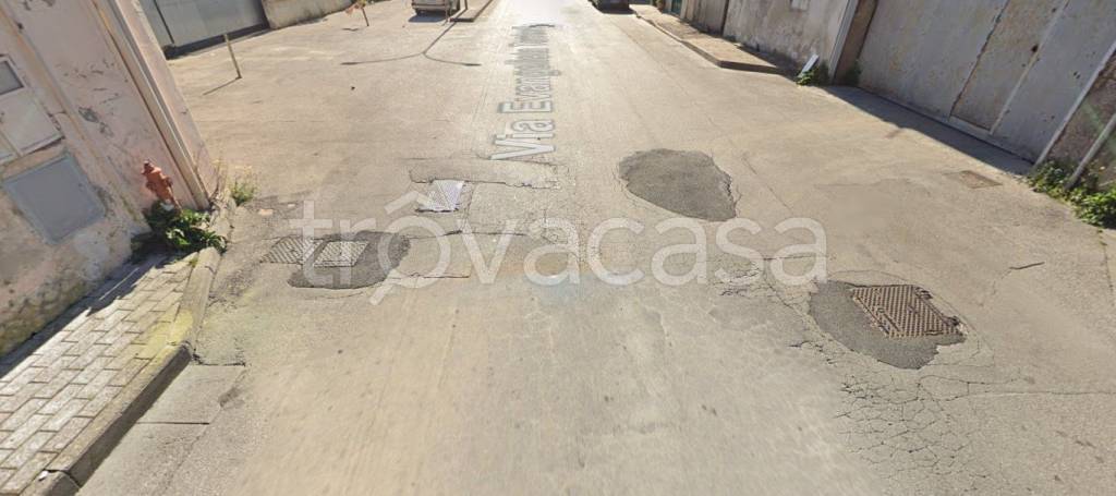 locale commerciale in vendita ad Arzano