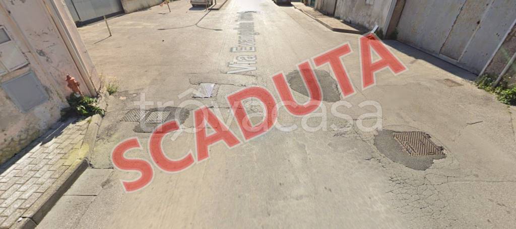 locale commerciale in vendita ad Arzano