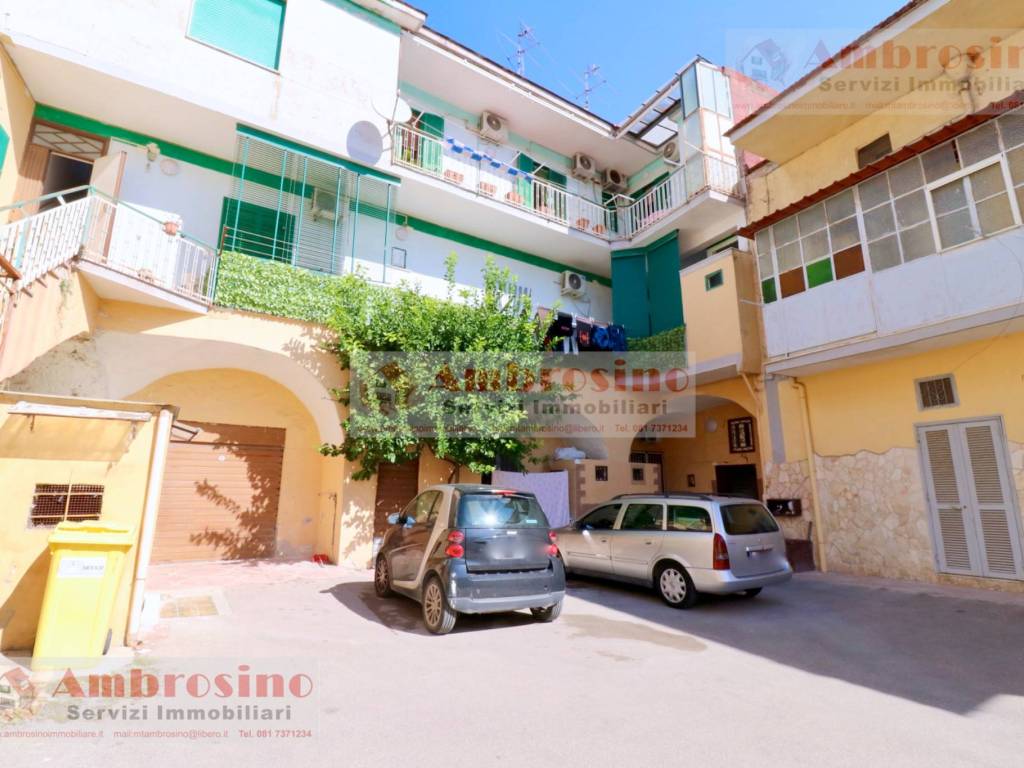 intera palazzina in vendita ad Arzano