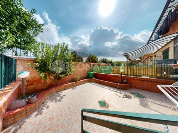 casa indipendente in vendita ad Arzano