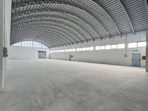 capannone in vendita ad Arzano