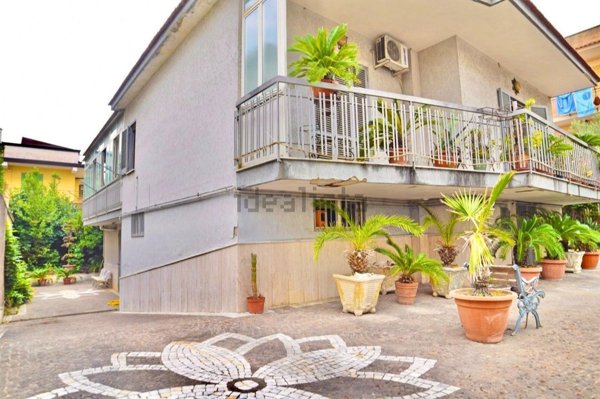 casa indipendente in vendita ad Arzano