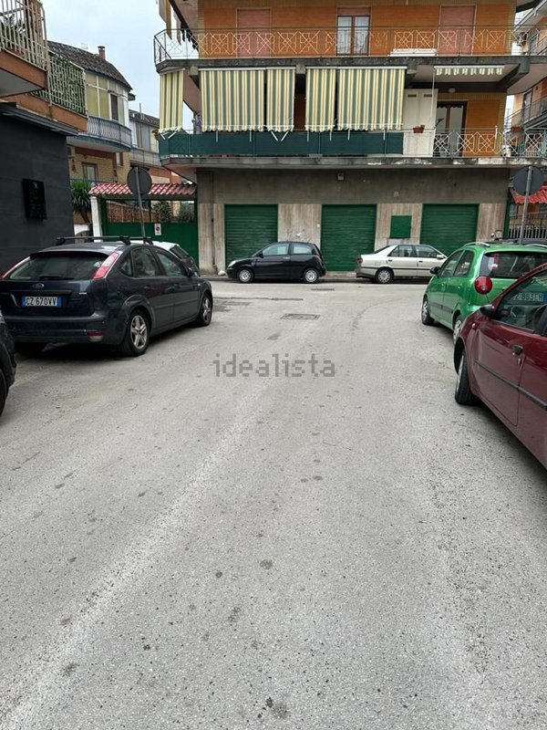 locale commerciale in vendita ad Arzano