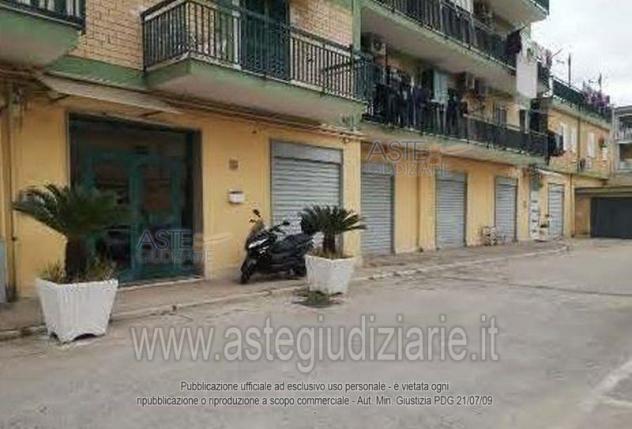 locale commerciale in vendita ad Arzano