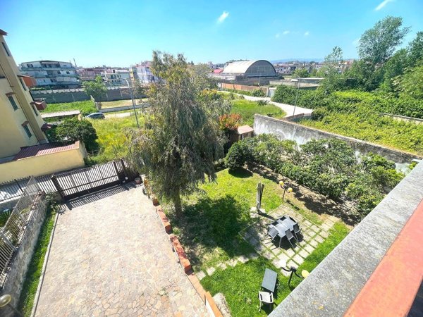 casa indipendente in vendita ad Arzano
