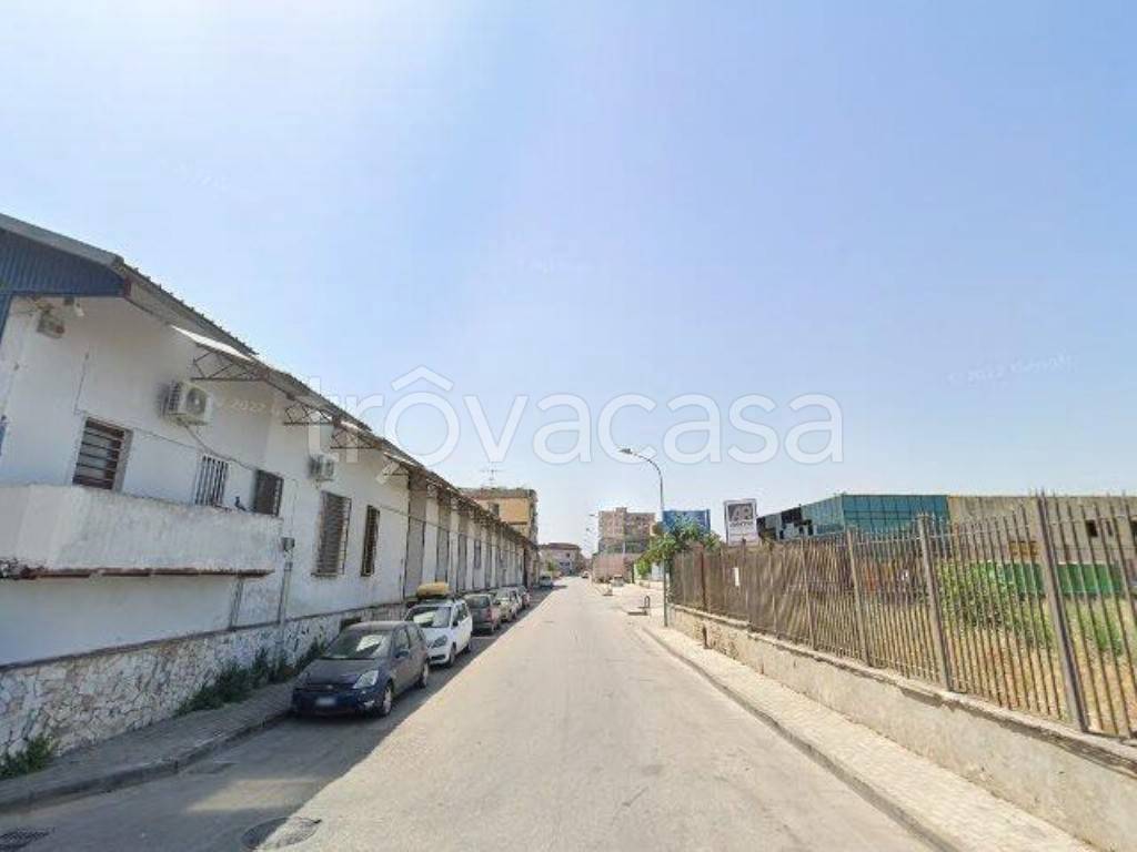 negozio in vendita ad Arzano