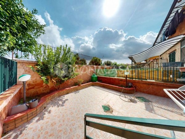 casa indipendente in vendita ad Arzano