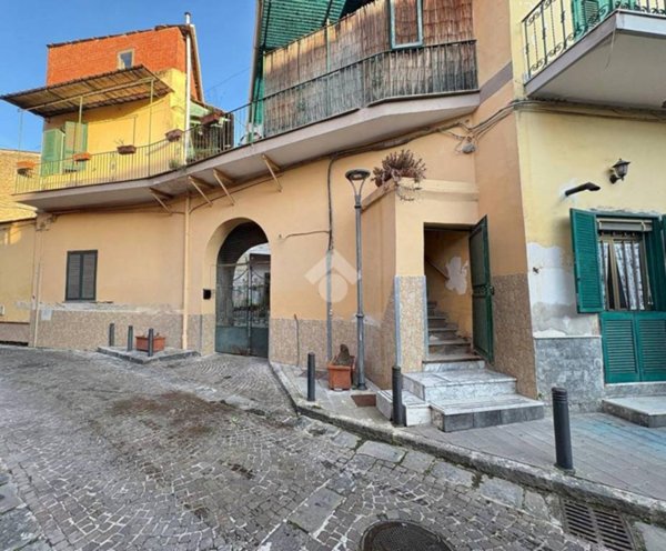 casa indipendente in vendita ad Arzano