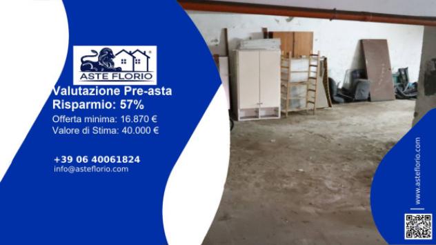 locale commerciale in vendita ad Arzano