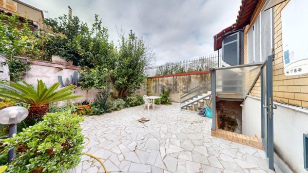 casa indipendente in vendita ad Arzano