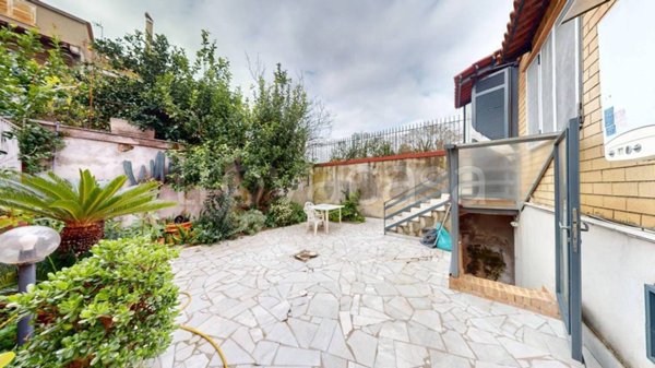 casa indipendente in vendita ad Arzano