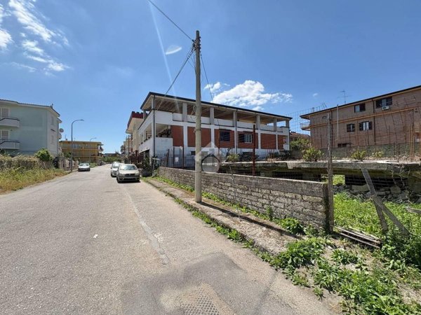 quadrivano in vendita ad Arzano