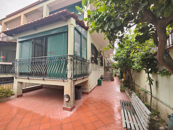 casa indipendente in vendita ad Arzano