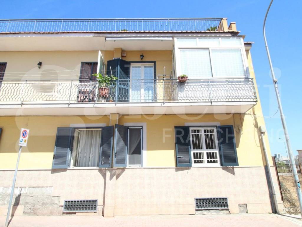 intera palazzina in vendita ad Arzano