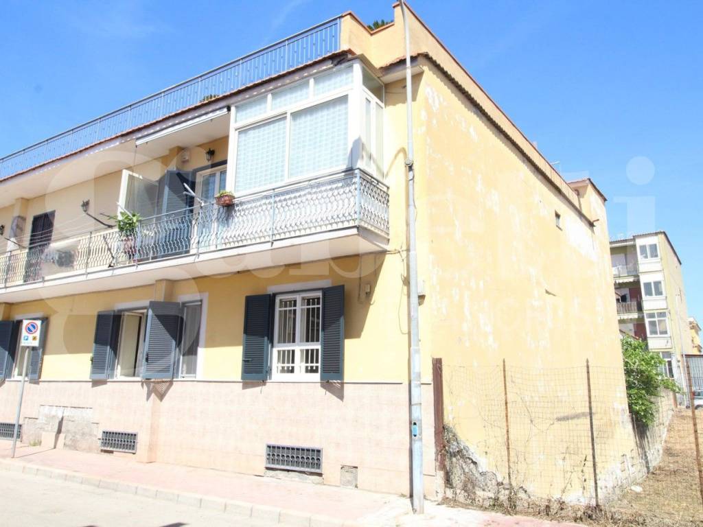 intera palazzina in vendita ad Arzano