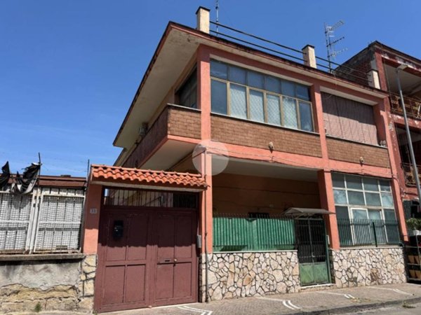 intera palazzina in vendita ad Arzano