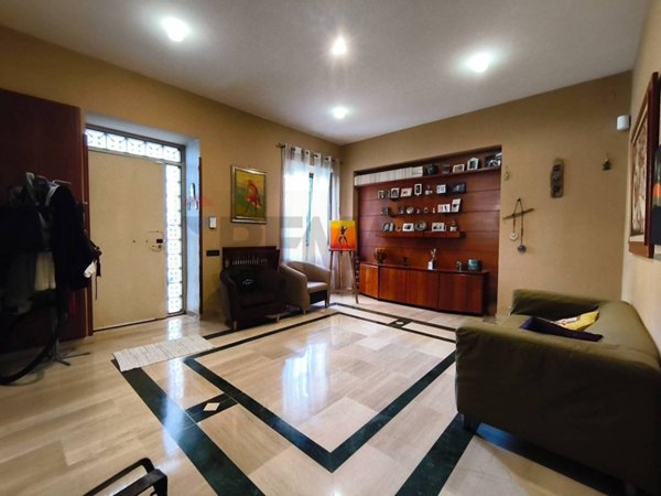 casa indipendente in vendita ad Arzano