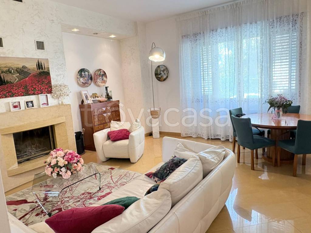 casa indipendente in vendita ad Arzano