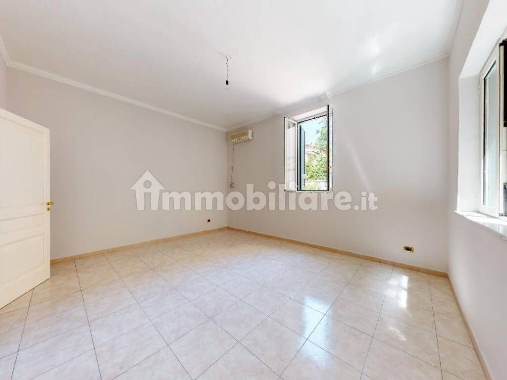 casa indipendente in vendita ad Arzano