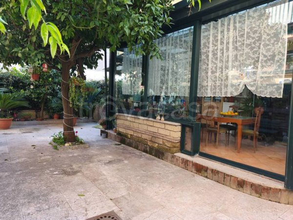 casa indipendente in vendita ad Arzano