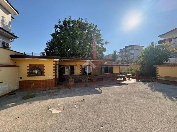 casa indipendente in vendita ad Arzano
