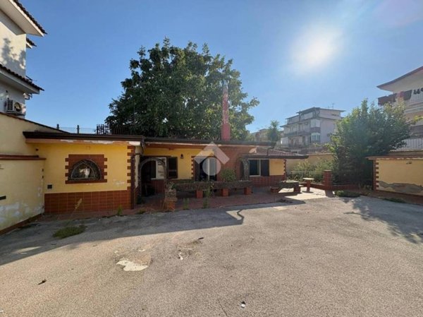 casa indipendente in vendita ad Arzano
