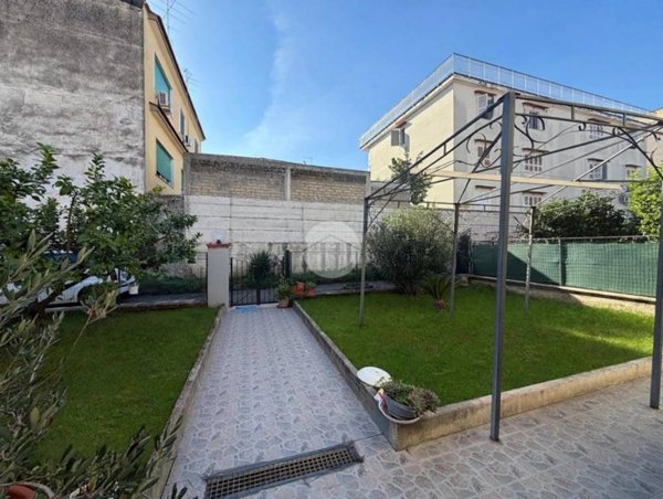 casa indipendente in vendita ad Arzano