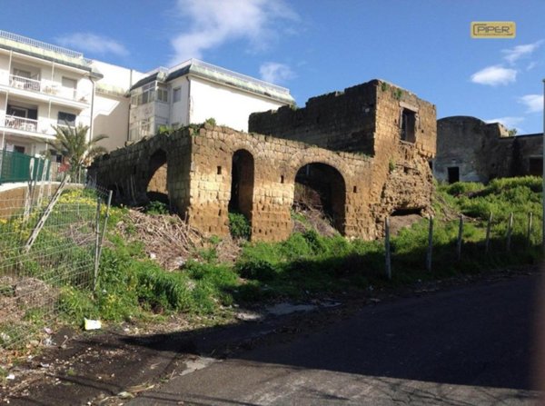 casa indipendente in vendita a Bacoli in zona Cuma