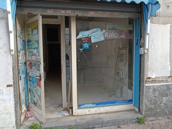 negozio in vendita a Bacoli