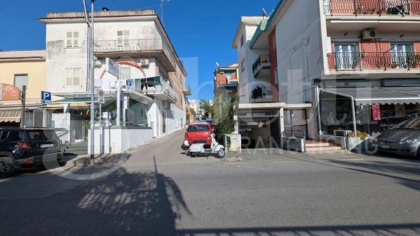 appartamento in vendita a Bacoli in zona Fusaro