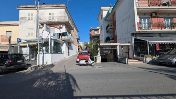 appartamento in vendita a Bacoli in zona Fusaro
