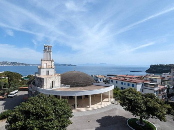 appartamento in vendita a Bacoli in zona Baia