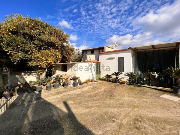 appartamento in vendita a Bacoli in zona Cuma
