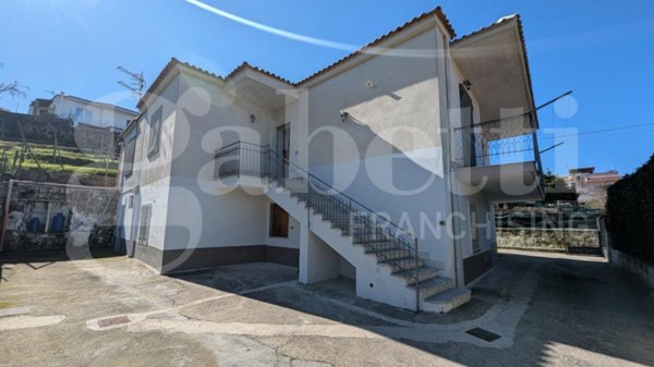appartamento in vendita a Bacoli in zona Fusaro