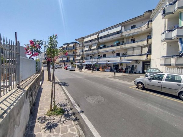 appartamento in vendita a Bacoli in zona Baia