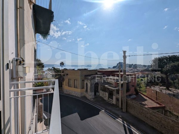appartamento in vendita a Bacoli in zona Baia