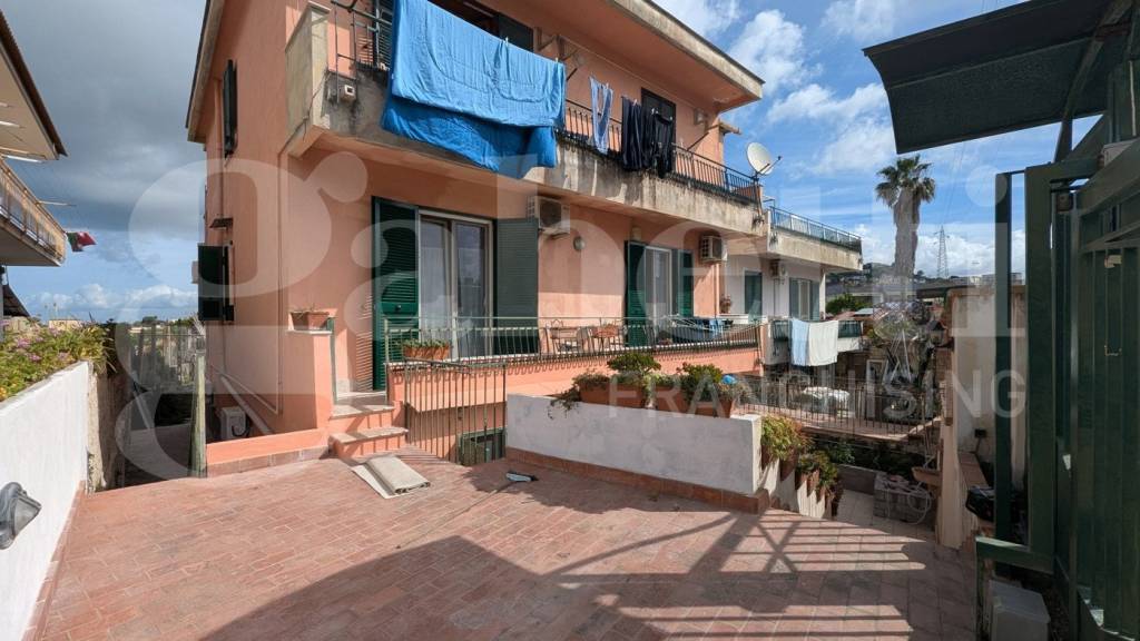 appartamento in vendita a Bacoli in zona Fusaro