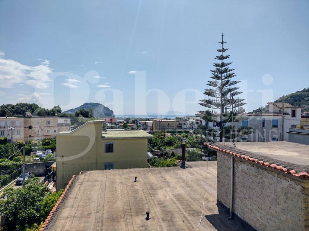 appartamento in vendita a Bacoli in zona Fusaro