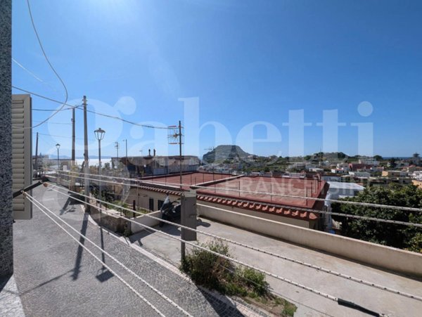 appartamento in vendita a Bacoli in zona Fusaro