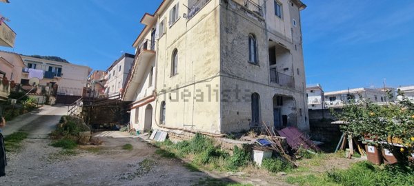 appartamento in vendita a Bacoli in zona Torregaveta