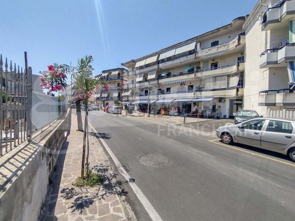appartamento in vendita a Bacoli in zona Baia