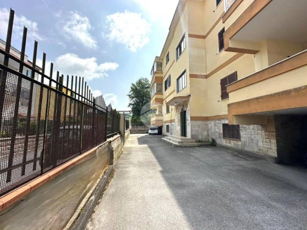 appartamento in vendita a Bacoli in zona Torregaveta
