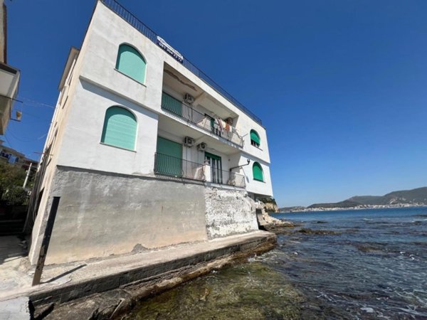 casa indipendente in vendita a Bacoli