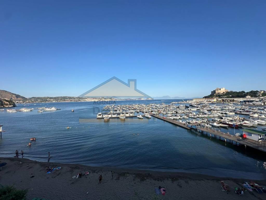 appartamento in vendita a Bacoli in zona Baia