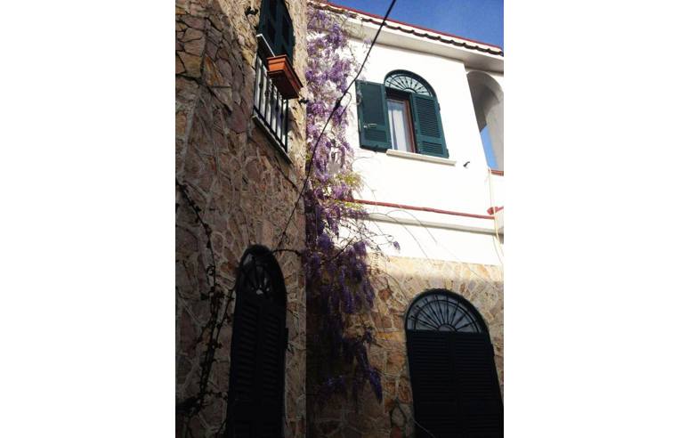 casa indipendente in vendita a Bacoli in zona Torregaveta