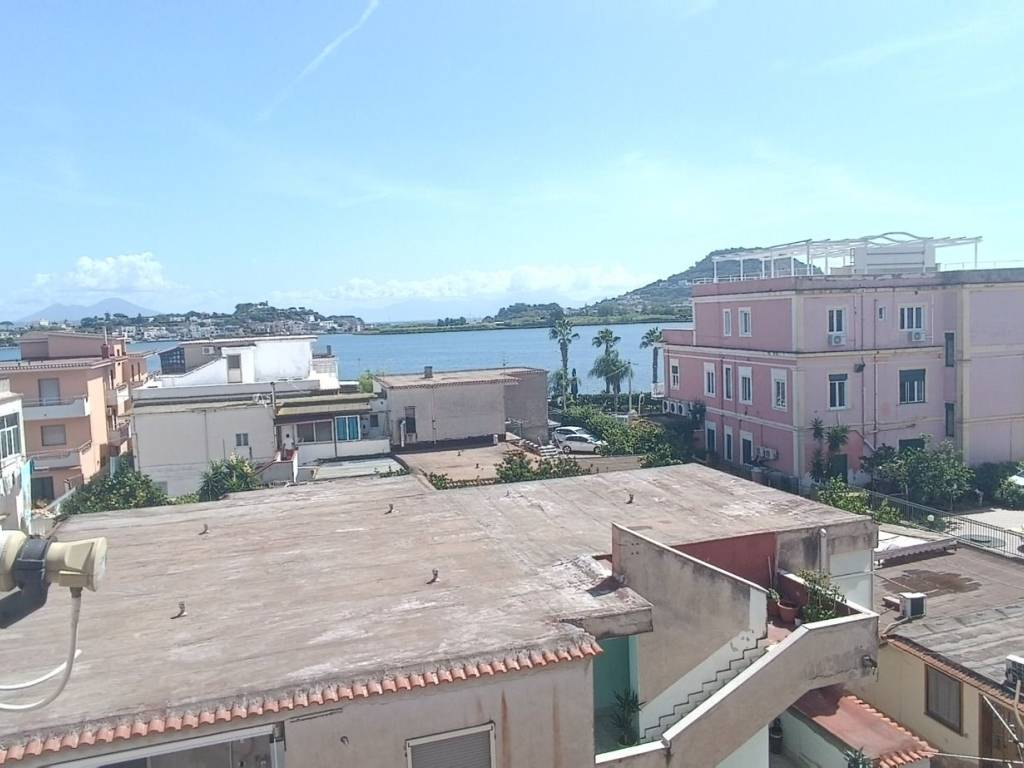 appartamento in vendita a Bacoli in zona Miliscola