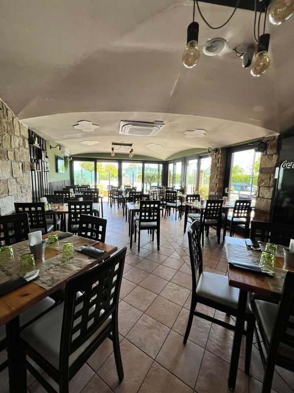 negozio in vendita a Bacoli in zona Miliscola